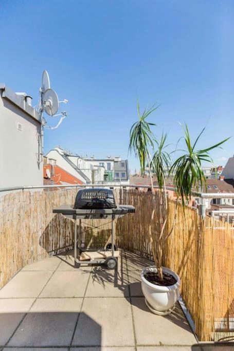 Modern Colonial Style, Central, Rooftop, Bbq Вена Экстерьер фото